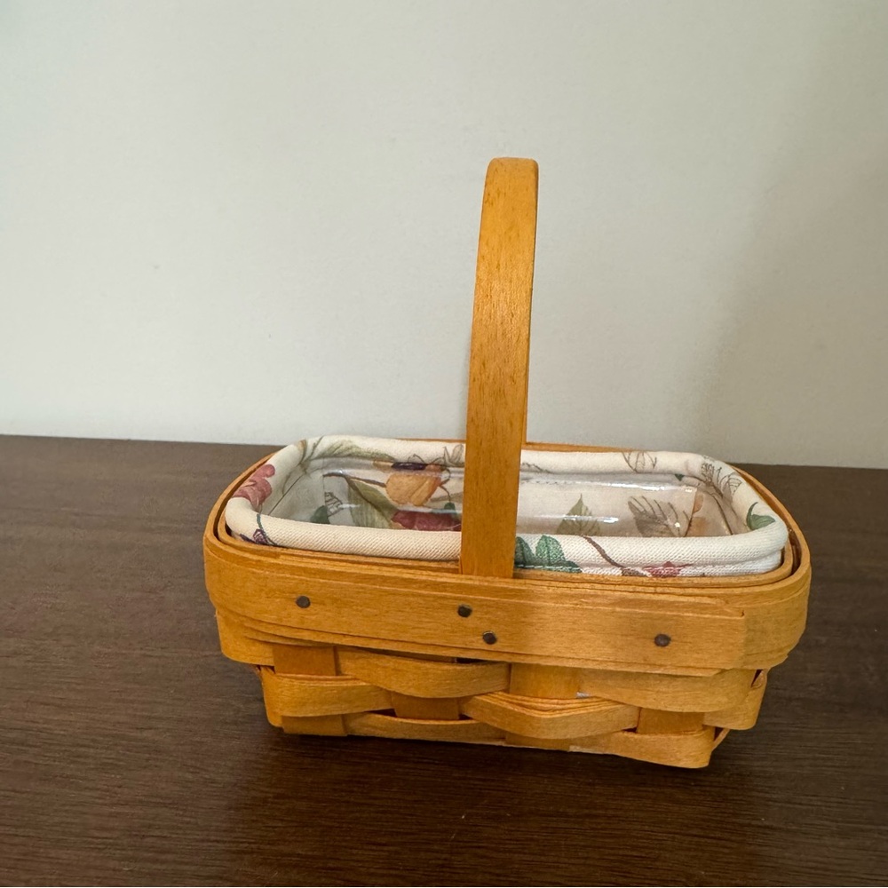 Vintage 2000  Longaberger Basket Small Handwoven With Liner And Plastic